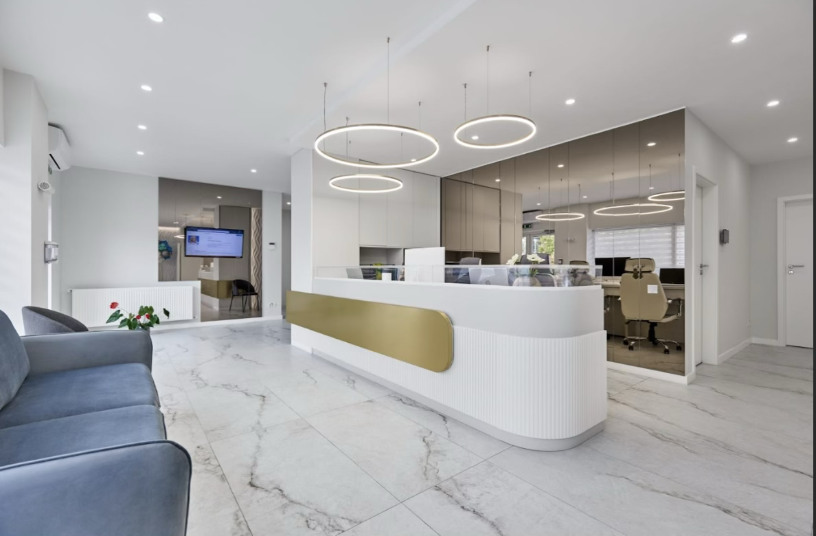 Receptie clinica stomatologica moderna